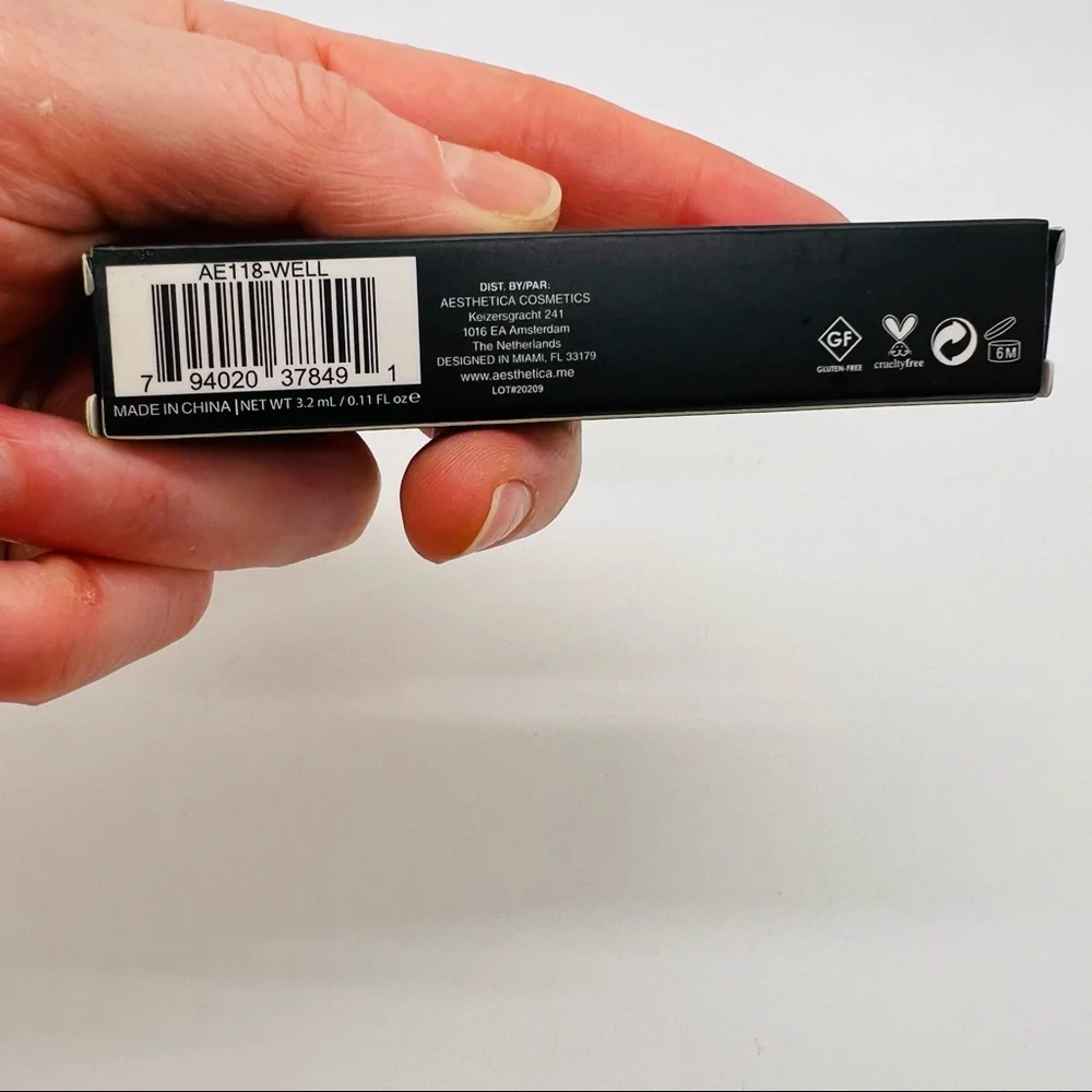 NWT Aesthetica Liquid Eyeliner 0.11 oz